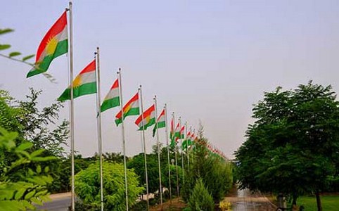 Dibistanên Silêmaniyê roja Ala Kurdistanê pîroz dikin